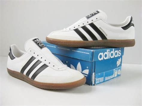 tenis adidas universal